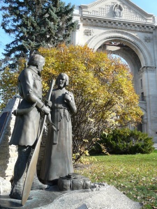 Monument au père Jean-Pierre Aulneau et à ses compagnons, dont l'un des fils du célèbre explorateur La Vérendrye, dans le cimetière jouxtant la cathédrale de Saint-Boniface